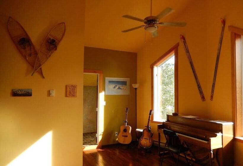Wanderer S Inn Backpackers Hostel