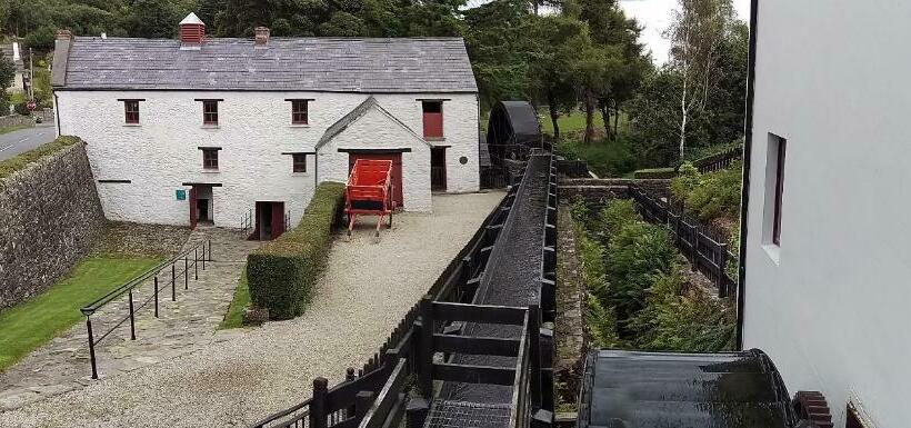 Woodview Bed & Breakfast