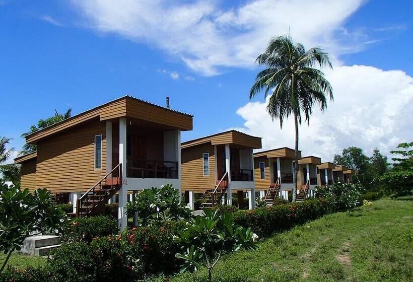 酒店 Kohjum Sea Beach Resort
