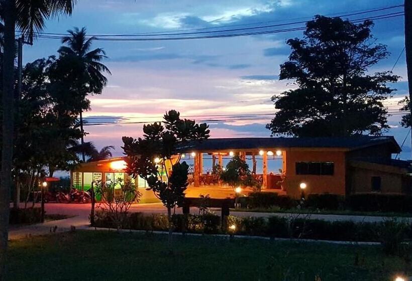 酒店 Kohjum Sea Beach Resort