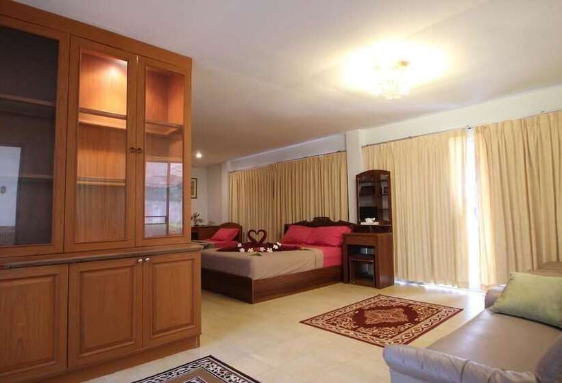 酒店 Kohjum Sea Beach Resort