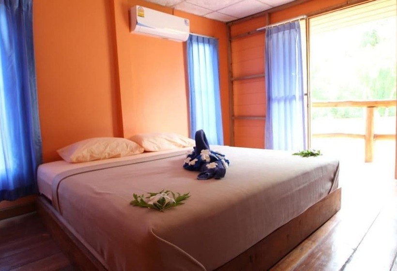酒店 Kohjum Sea Beach Resort