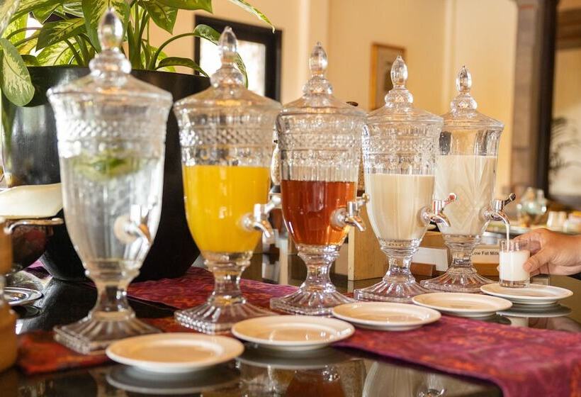 هتل The Ayodya Palace