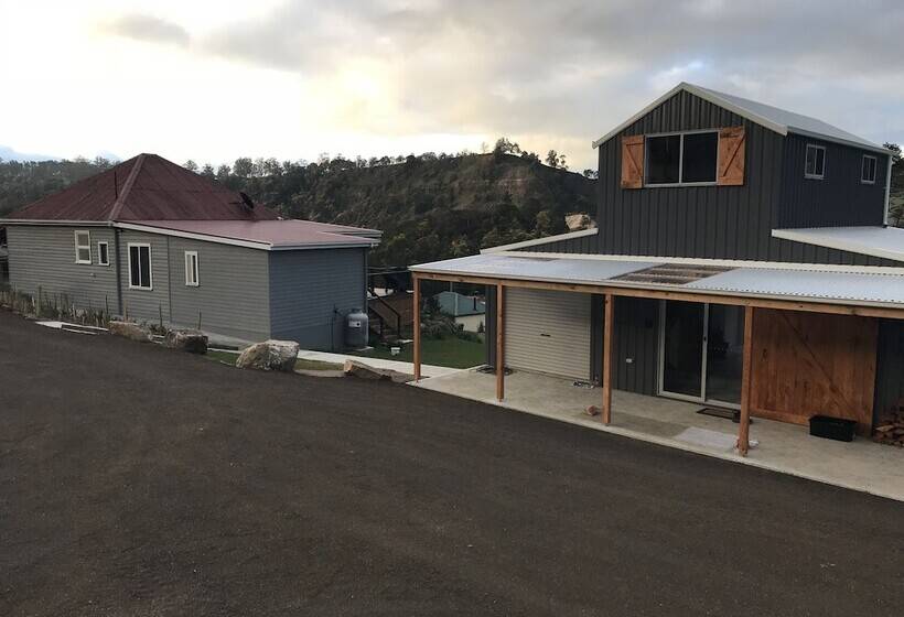 Derby Digs Barn
