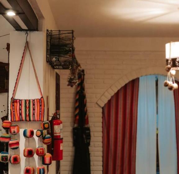 펜션 La Colorada Hostal