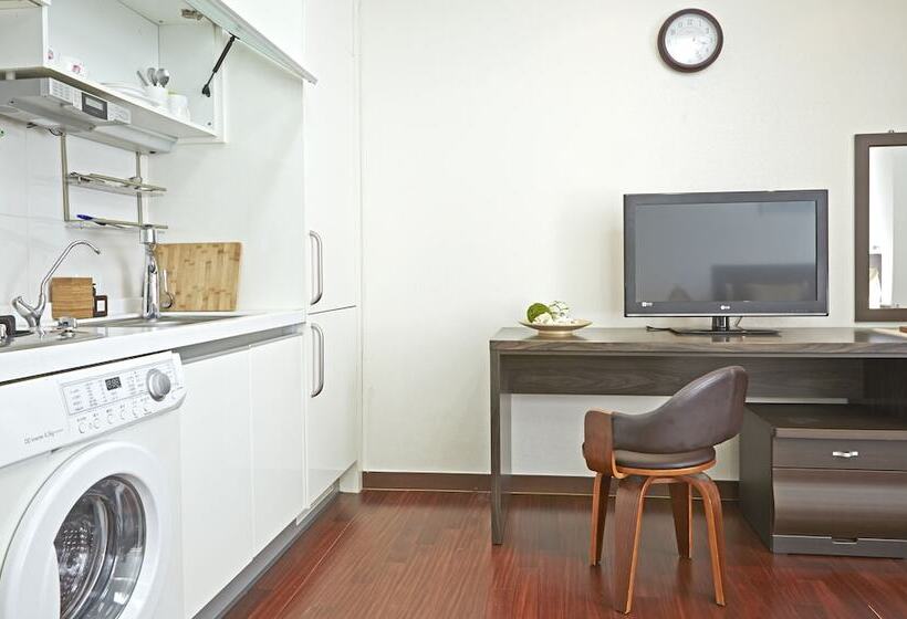 Brown Suites Residence
