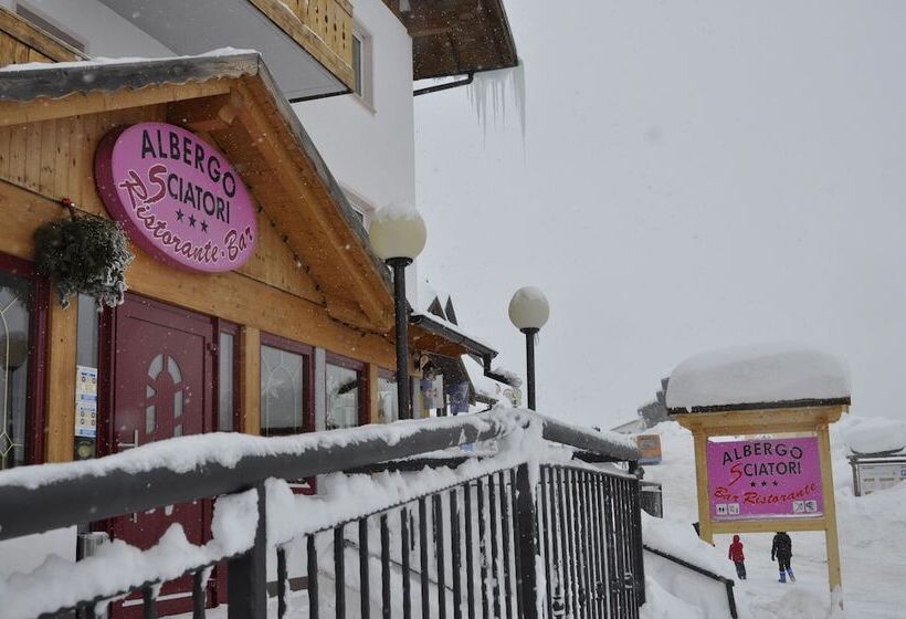בית מלון כפרי Albergo Sciatori