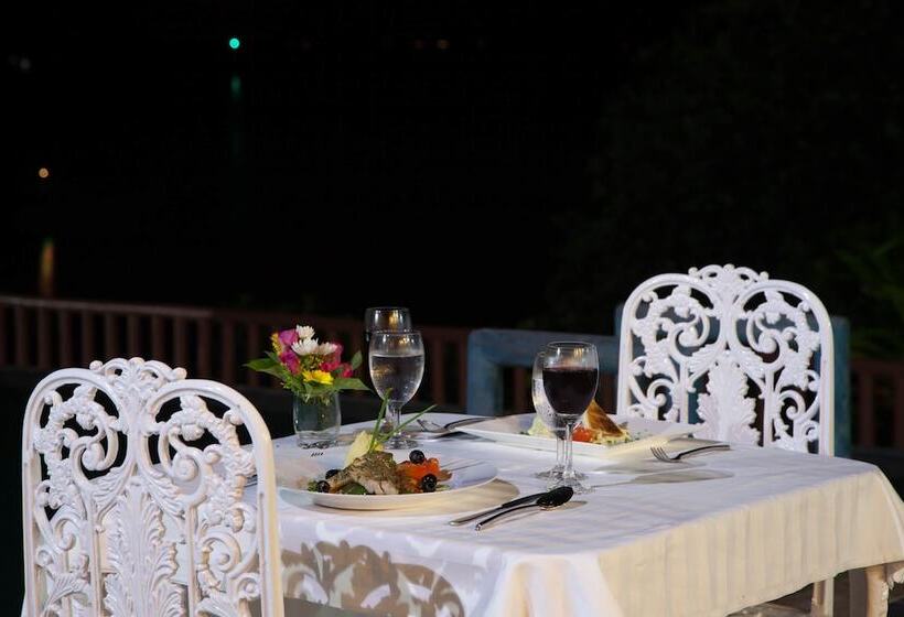 هتل Arawan Krabi Beach Resort