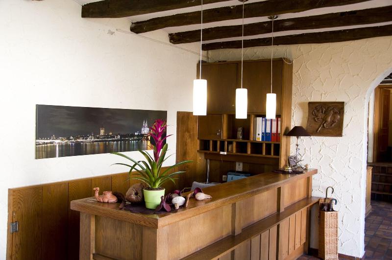 هتل Kölner Hof Refrath