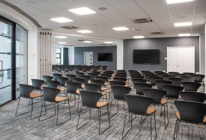 The Orchard Hotel & Restaurant