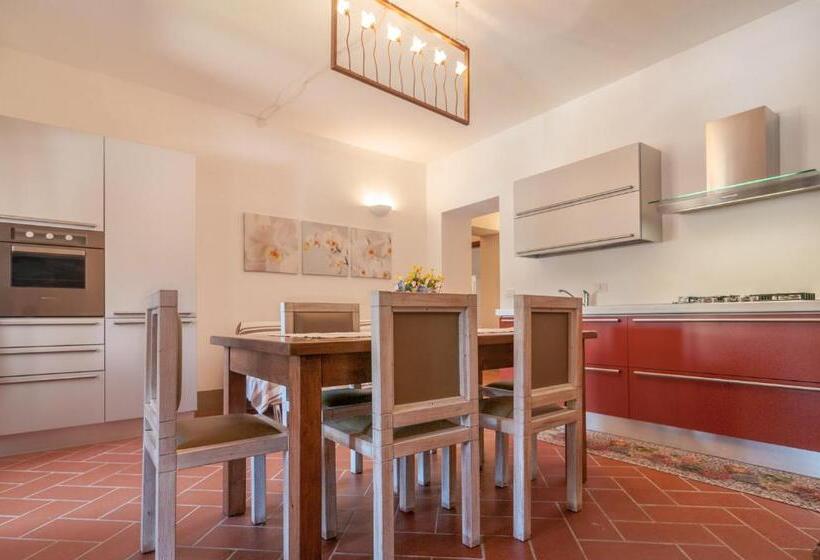 إقامة Agriturismo Oasi Torre Del Colle