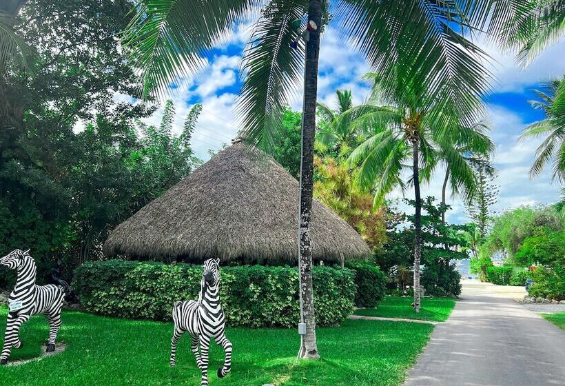 Sunset Cove Beach Resort