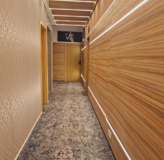 تختخواب و صبحانه Stay Inn Rediu