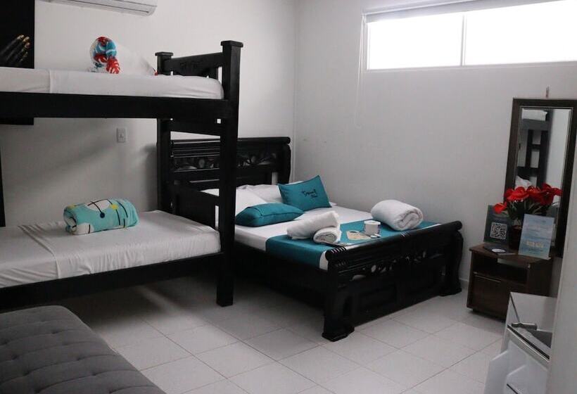 پانسیون Galyrod House