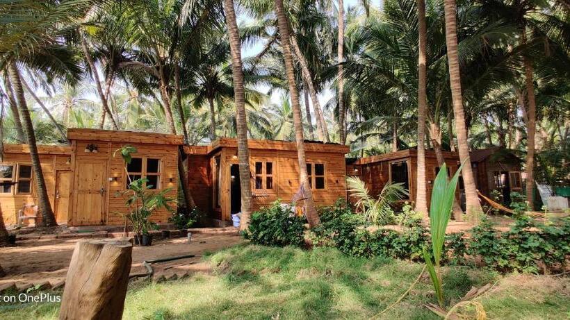 فندق Samant Beach Resort