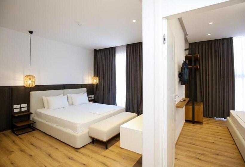 هتل Oricon Coast Luxury Resort