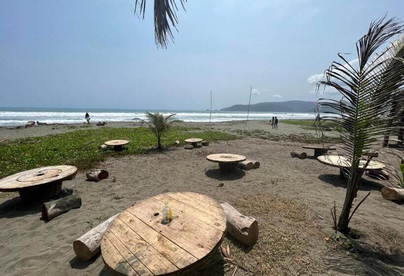 فندق North Shore Beach Resort