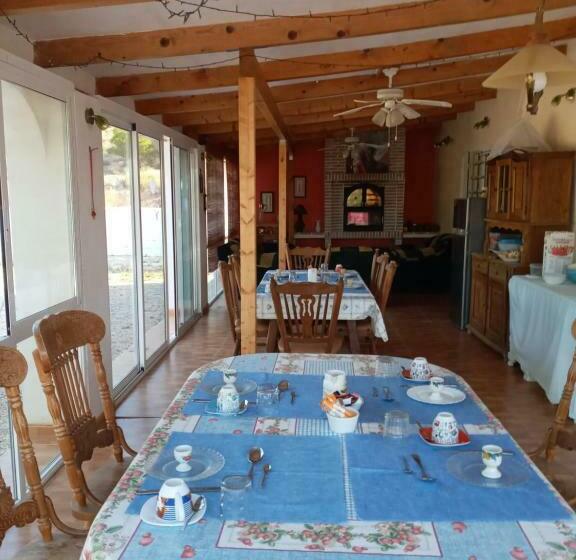 تختخواب و صبحانه Recovery Mountain Homestay