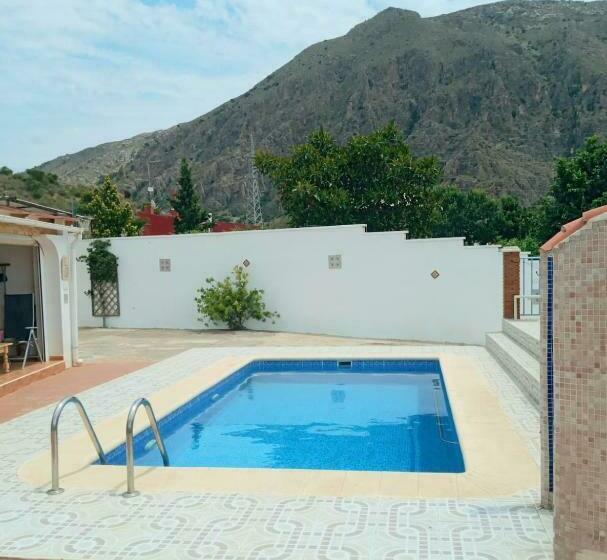 تختخواب و صبحانه Recovery Mountain Homestay