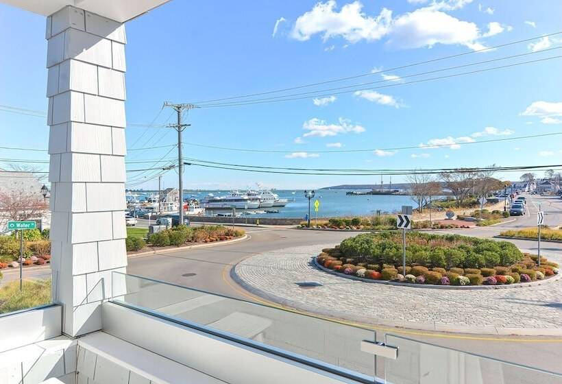 Harbourtown Suite Water View
