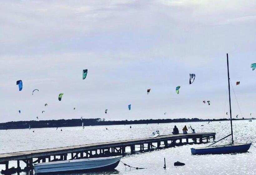 تختخواب و صبحانه Kite Hub Lo Stagnone