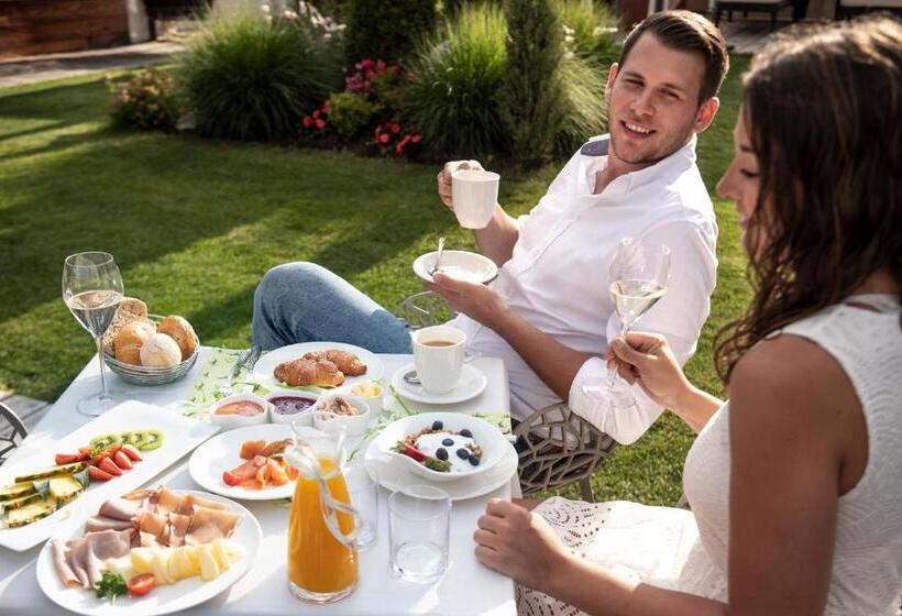 هتل Abinea Dolomiti Romantic Spa