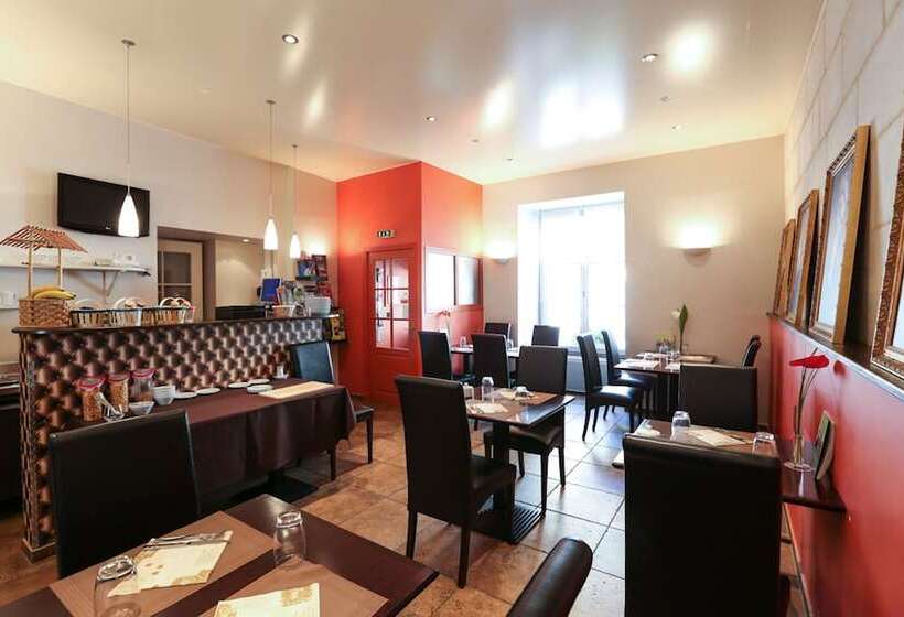 בית מלון כפרי Hôtel Restaurant Chambre Insolite Spa   Le Xii De Luynes