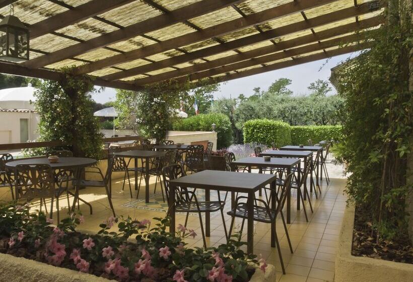 ホテル Les Oliviers