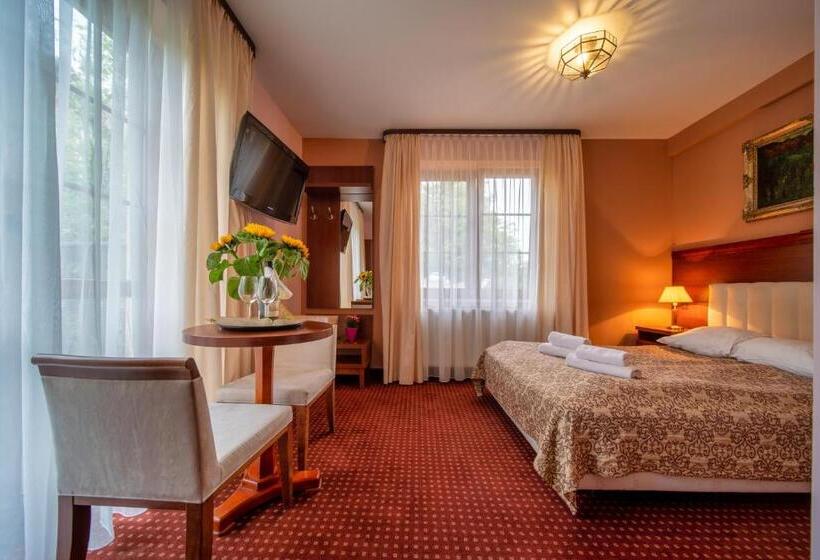 ホテル Modrzewiówka