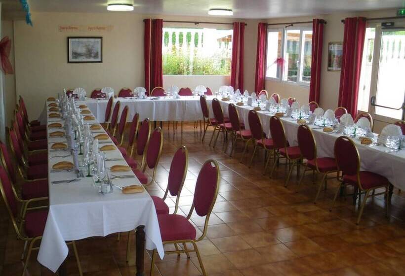 هتل Logis   Hôtel Et Restaurant Le Sof