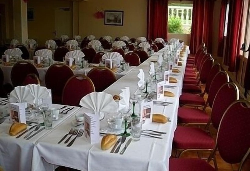 هتل Logis   Hôtel Et Restaurant Le Sof