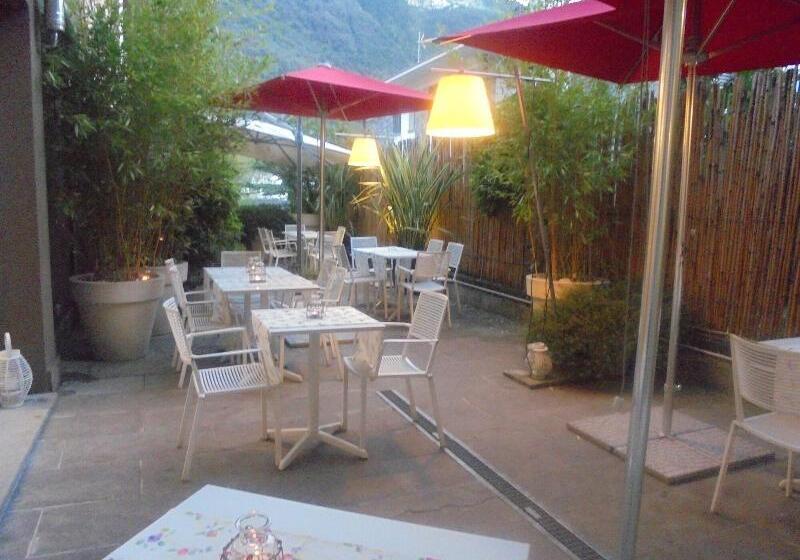 فندق Spluga Sosta &