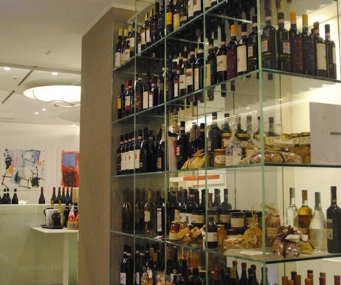 فندق Spluga Sosta &