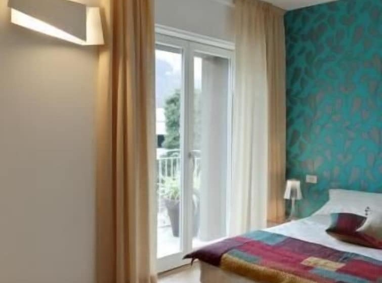 فندق Spluga Sosta &