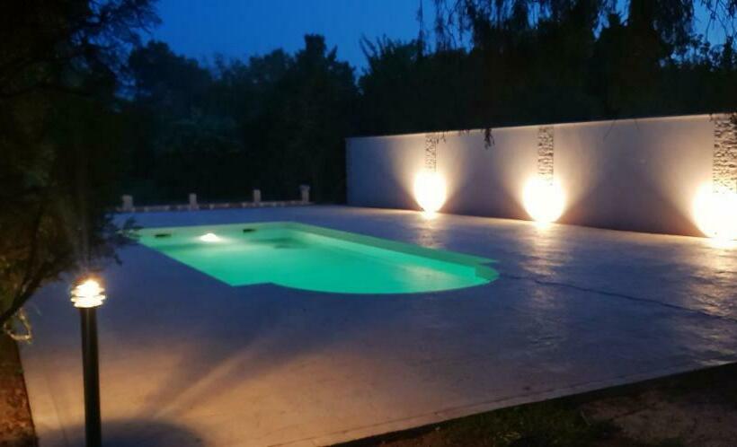 تختخواب و صبحانه Mas Tareau La Syrah