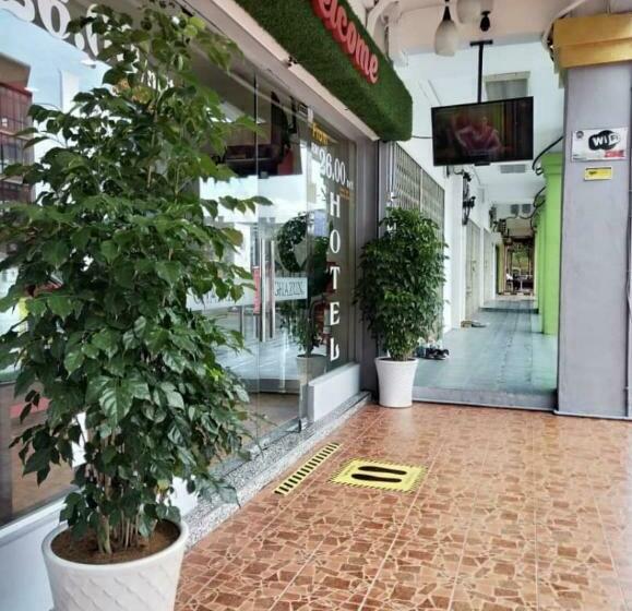 Hotel Ghazrins Garuda Jb