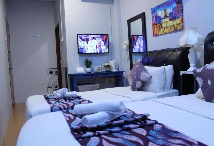 Hotel Ghazrins Garuda Jb