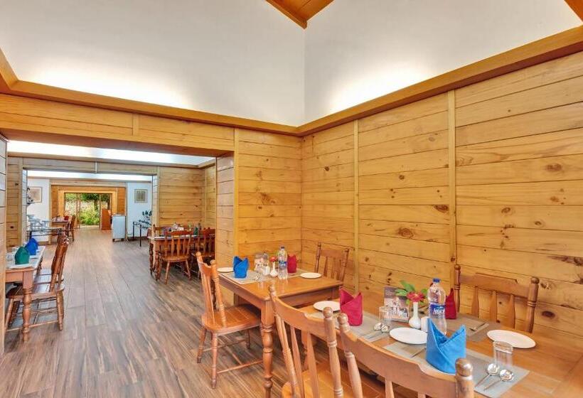 منتجع Club Mahindra Binsar Villa