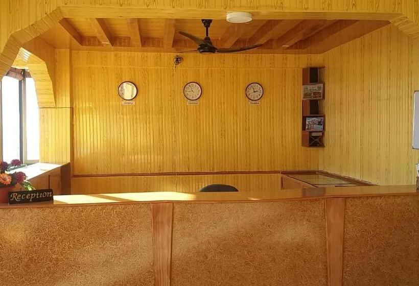 Hotel Capital Lodge Gilgit