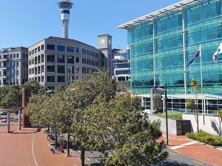 هتل Marsden Viaduct