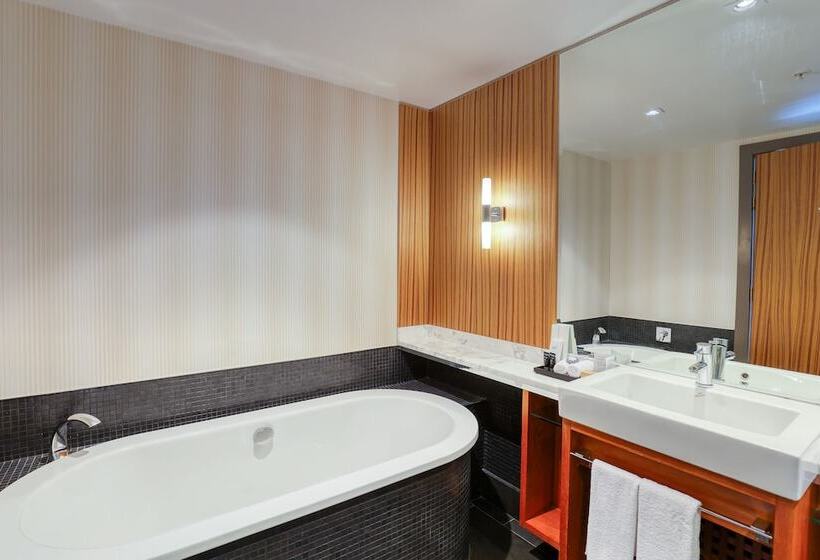 هتل Marsden Viaduct