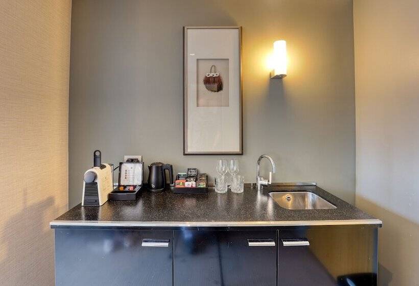 هتل Marsden Viaduct