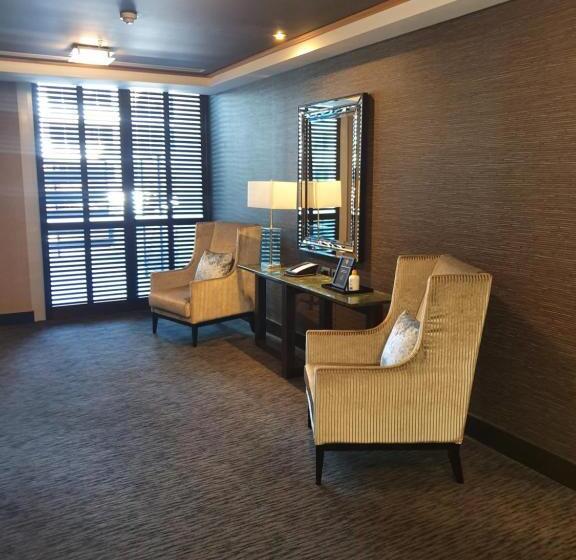 هتل Marsden Viaduct