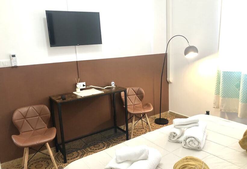 پانسیون Bb Chic Room With Shared Bathroom In The City