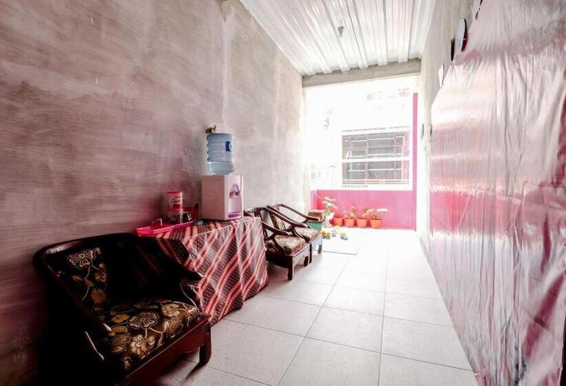 پانسیون Pinky Guest House Batu