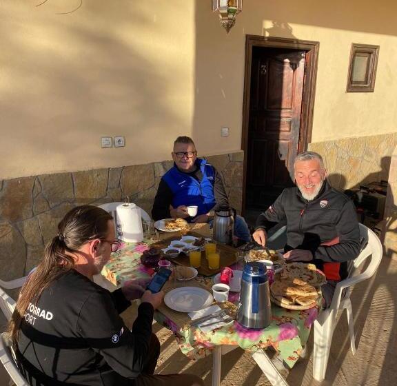 فندق صغير Auberge & Restaurant Agaudal
