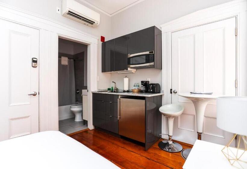 Charming & Stylish Studio On Beacon Hill #12
