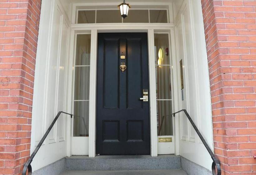 Charming & Stylish Studio On Beacon Hill #15