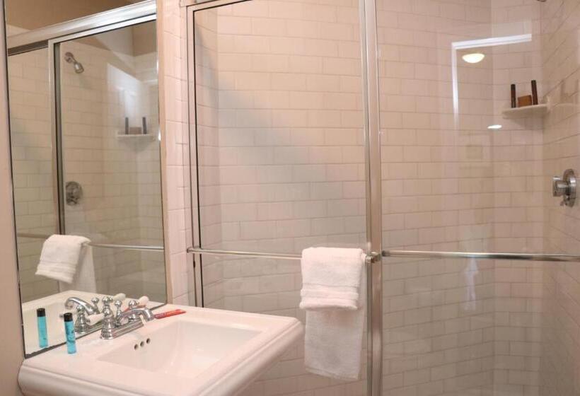 Heart Of South End, Convenient, Comfy Studio #22