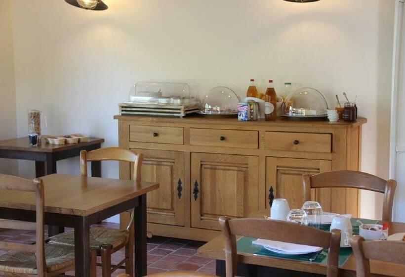 بنسيون Auberge Du Vieux Tour